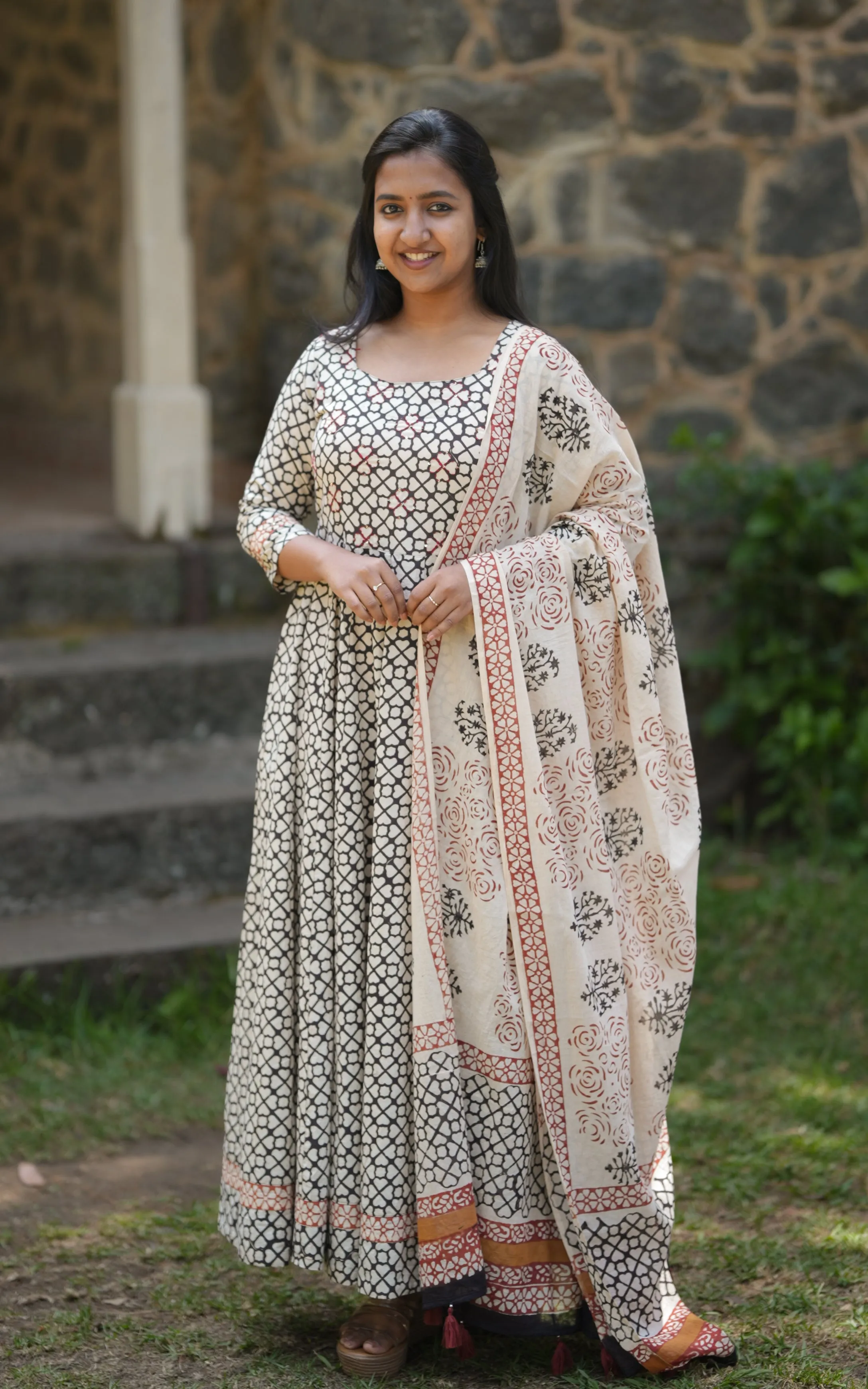 Anupriya E (Kurti Dupatta)