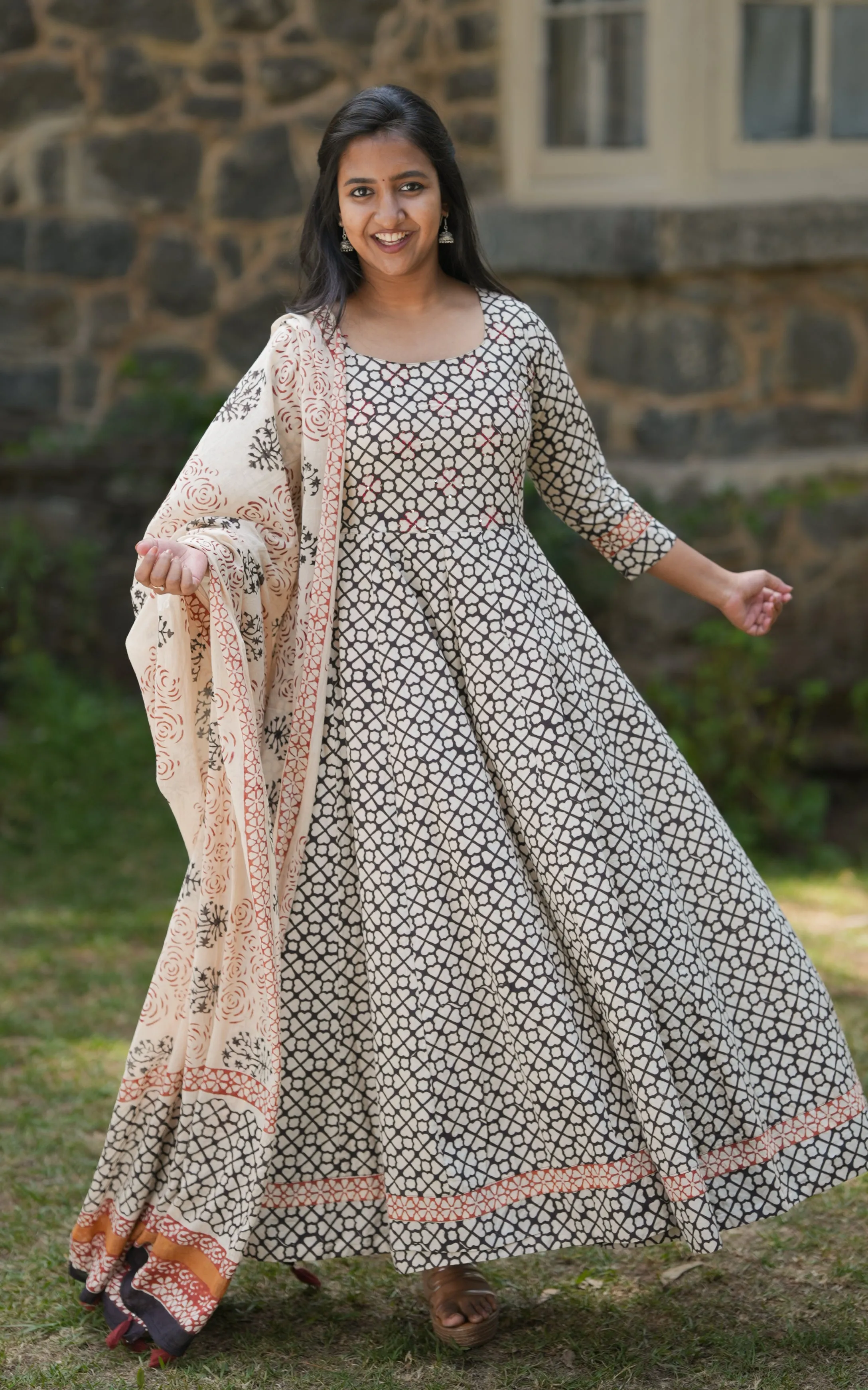 Anupriya E (Kurti Dupatta)