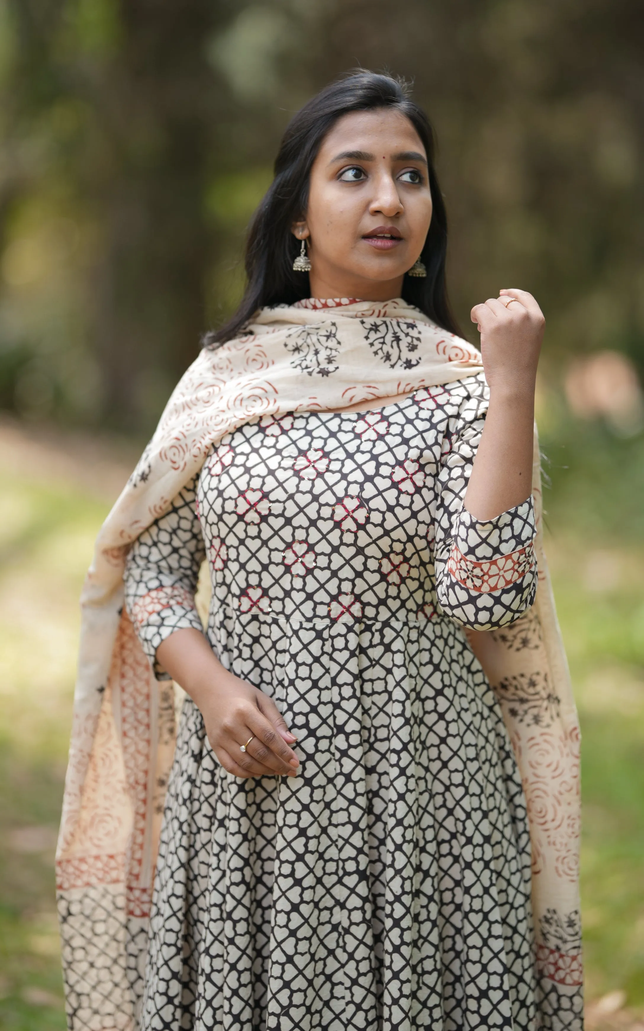 Anupriya E (Kurti Dupatta)