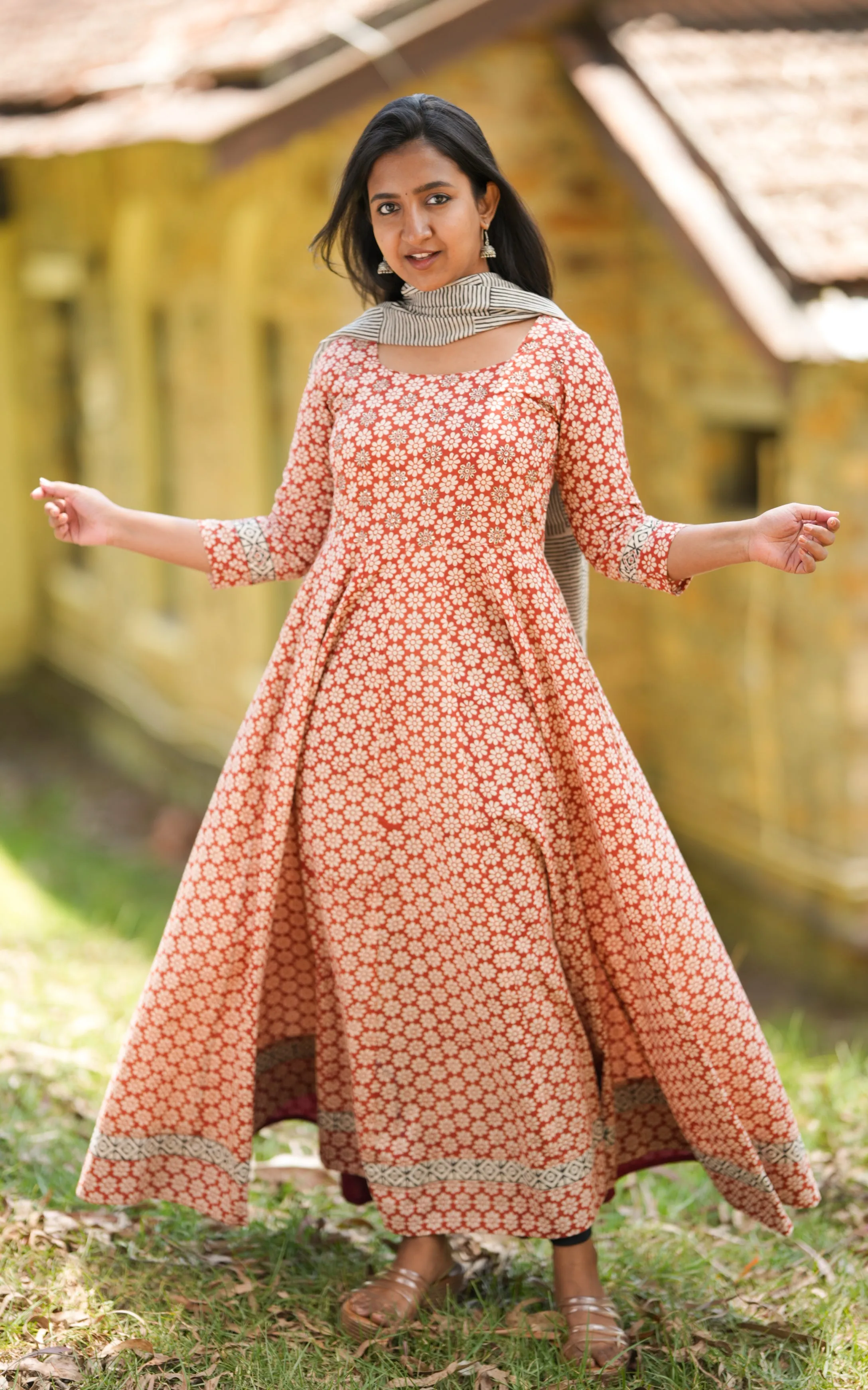 Anupriya F (Kurti Dupatta)