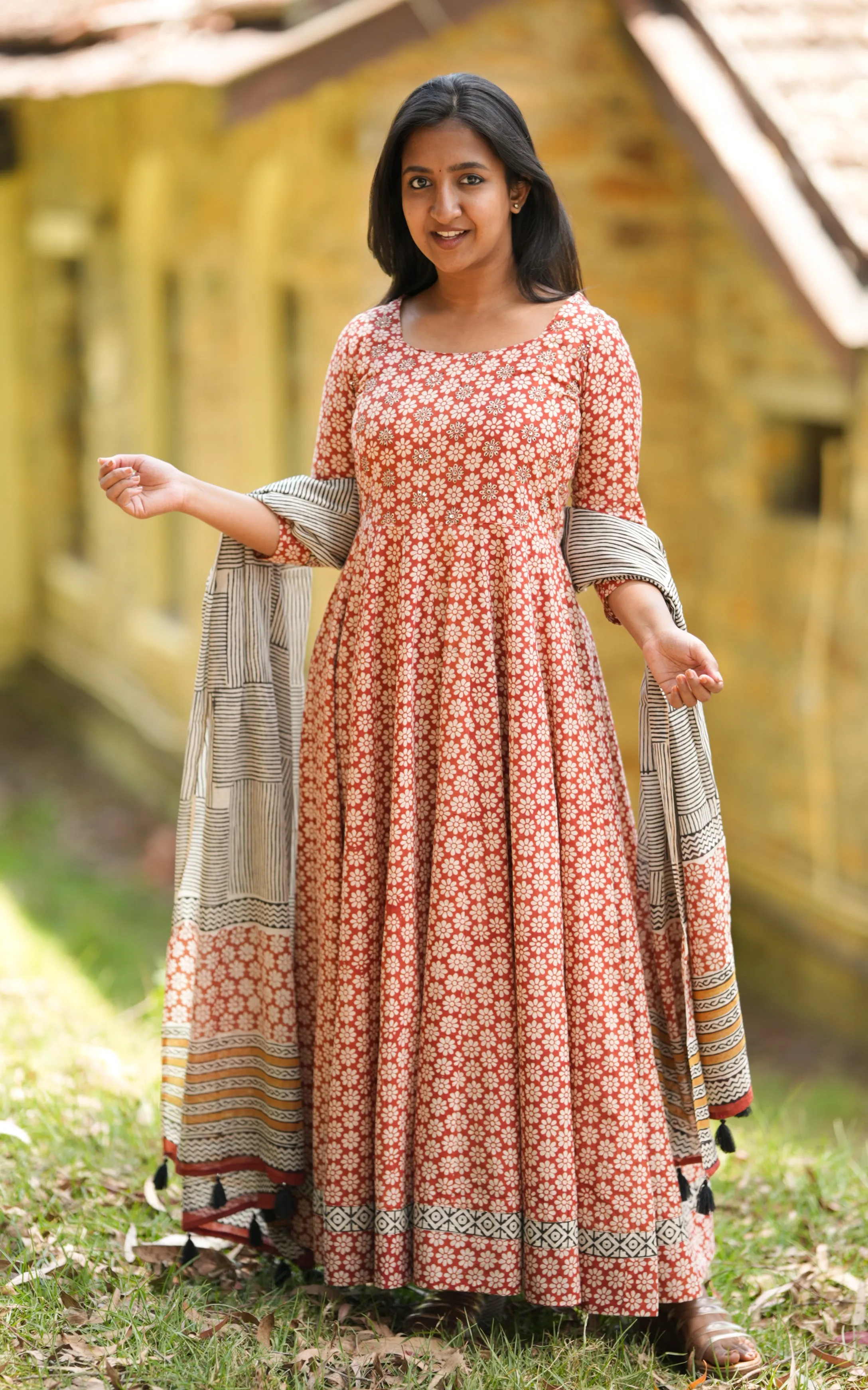 Anupriya F (Kurti Dupatta)