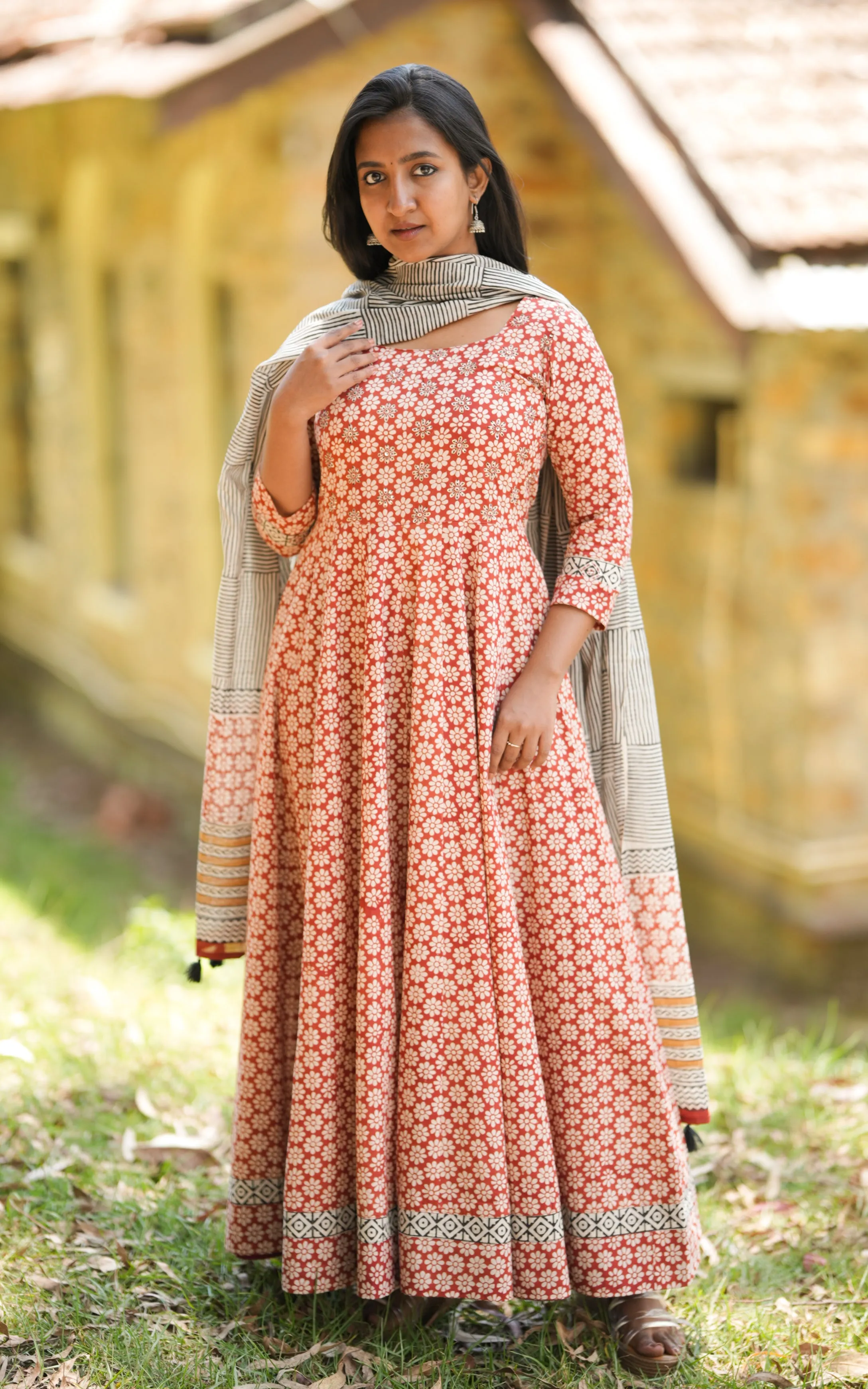 Anupriya F (Kurti Dupatta)