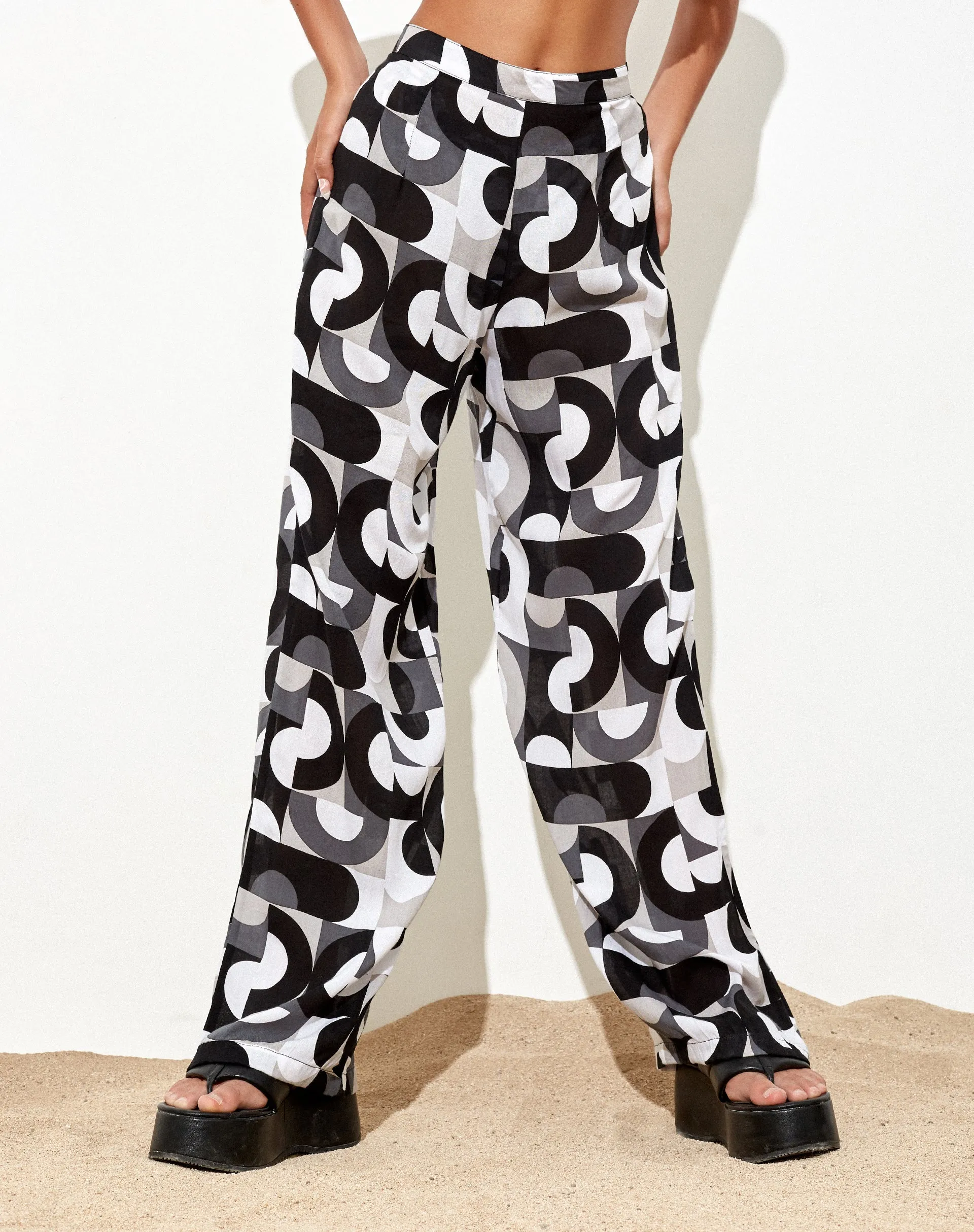 Ari Palazo Trouser in Retro Optic Spot