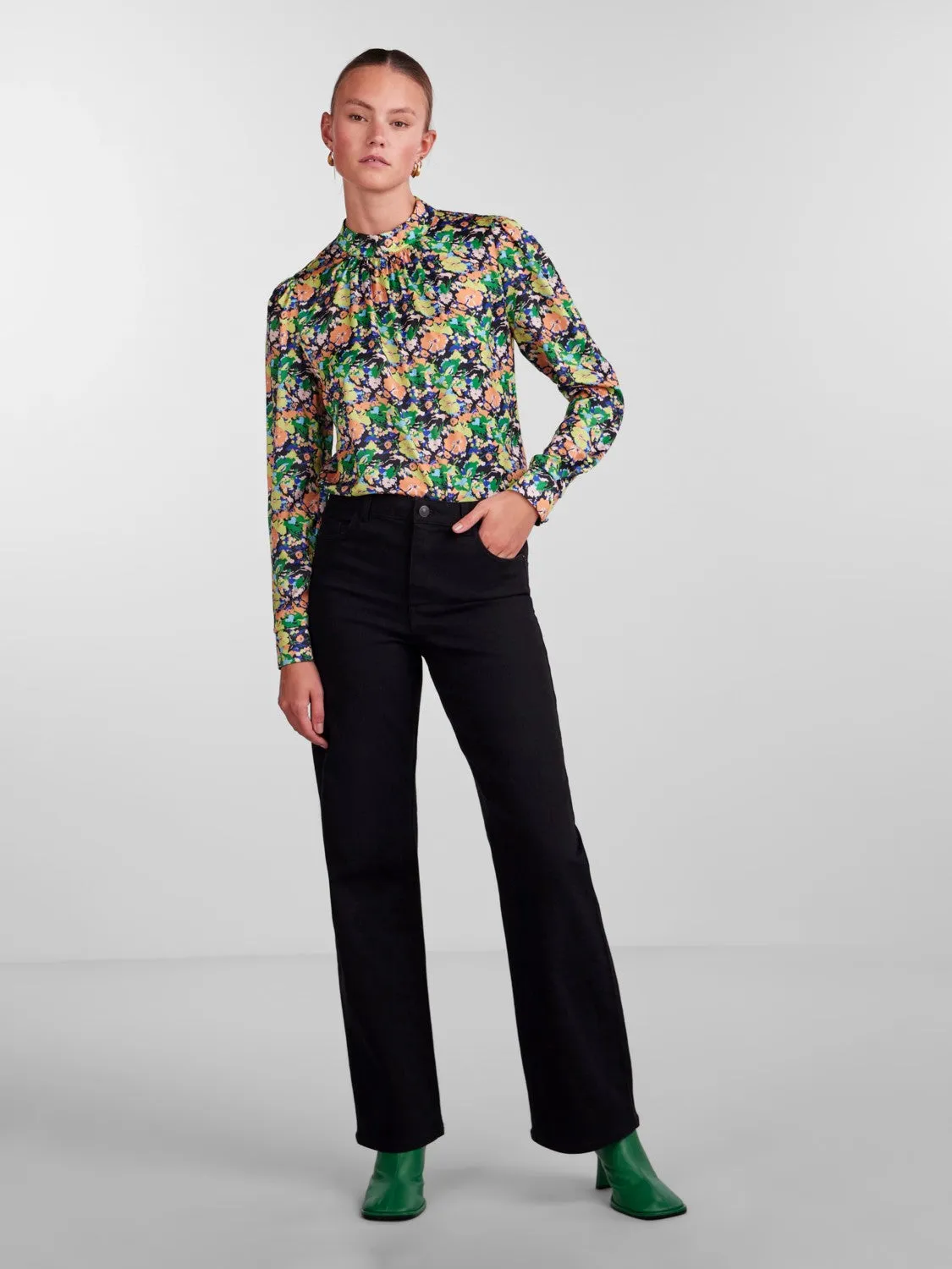 Avina Blouse (Black MULTI FLOWERS)