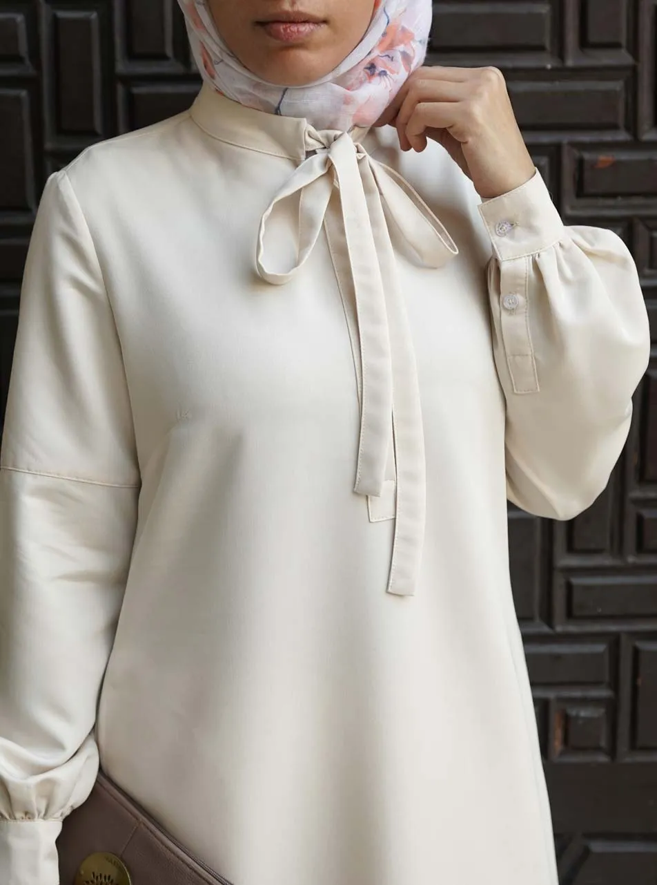 Collar Tie Abaya