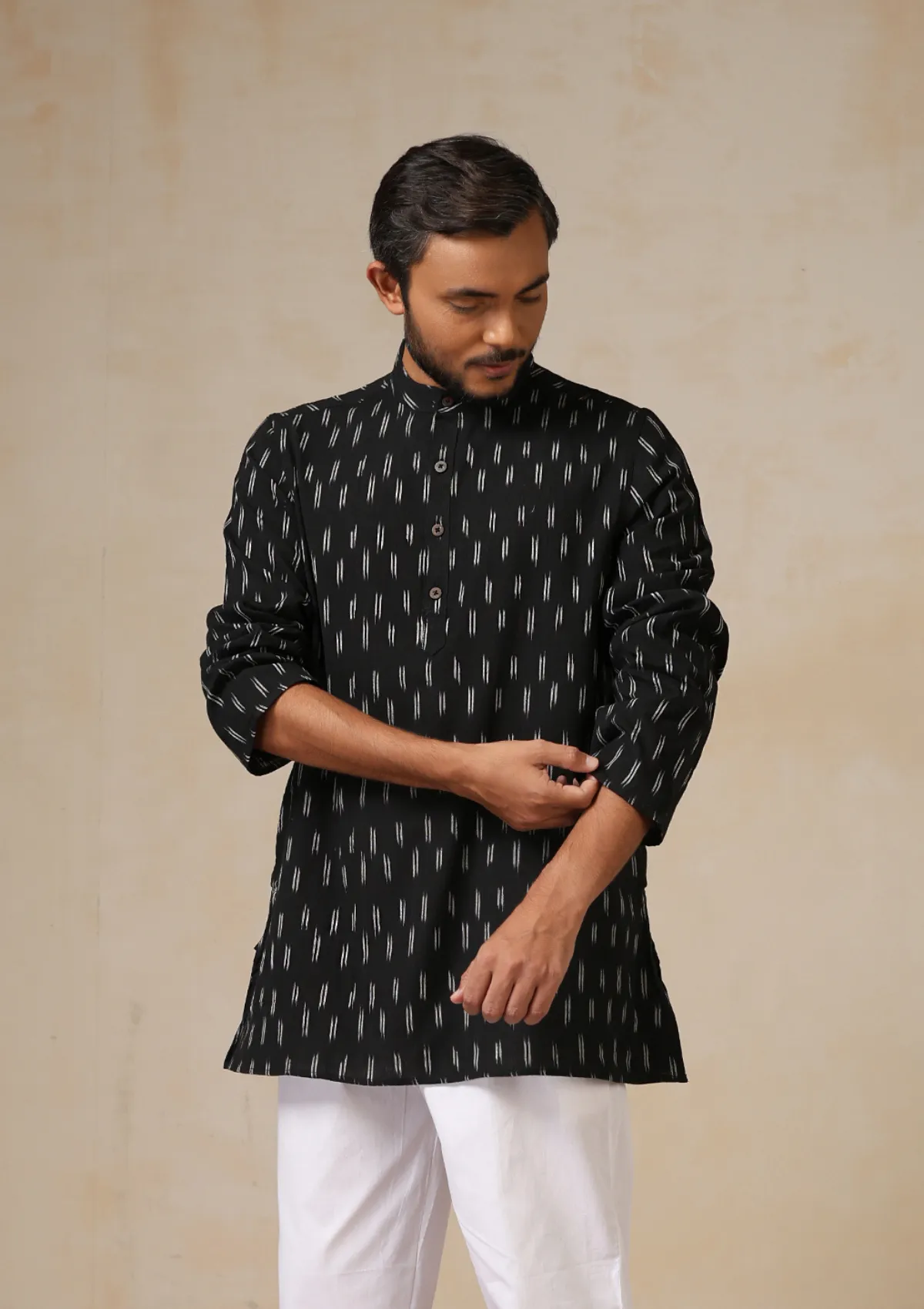 HOC Crafts Ikkat Cotton Solid Men's Short Kurta - Black