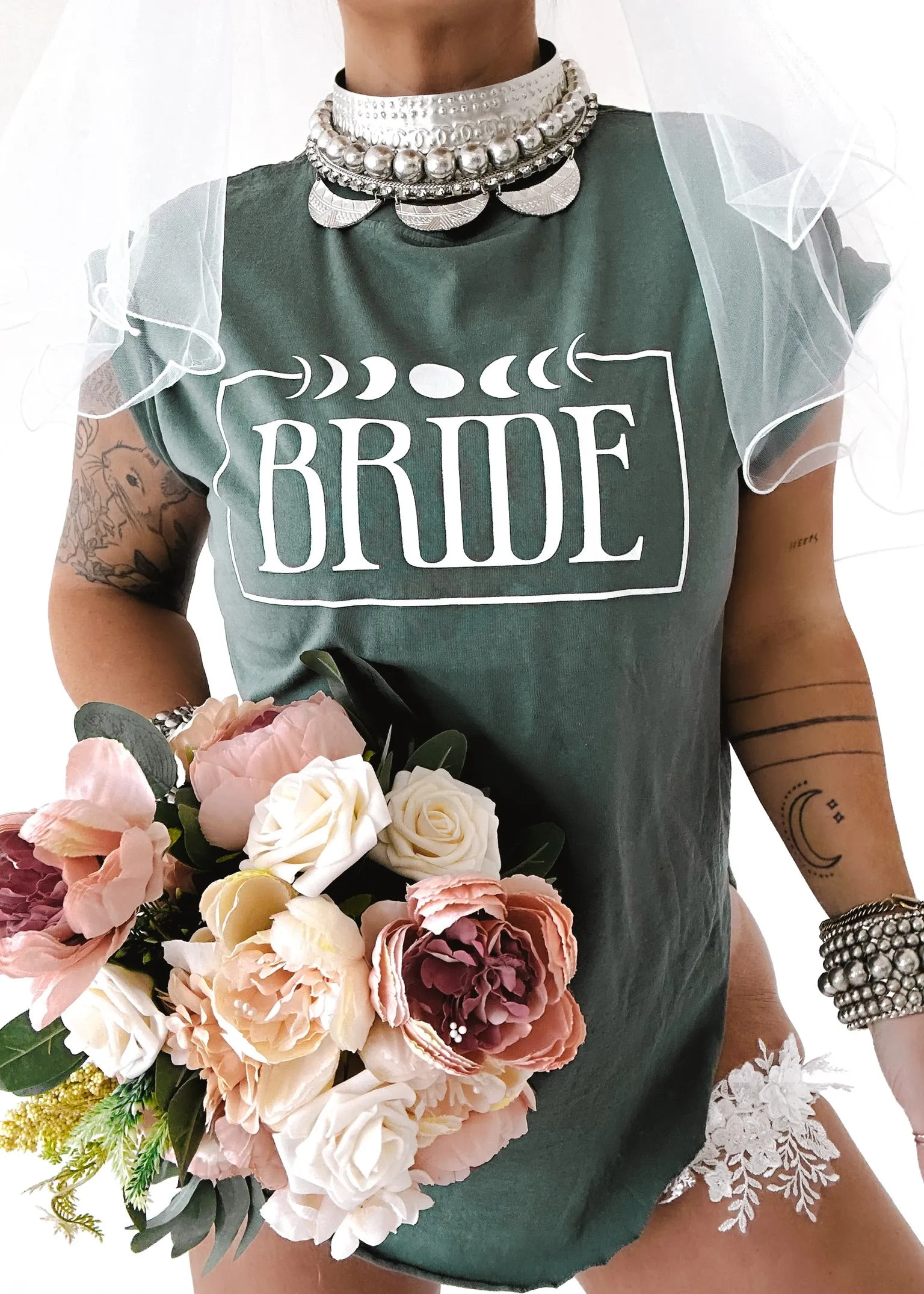 IN MY BRIDE PHASE SIDE SLIT TEE