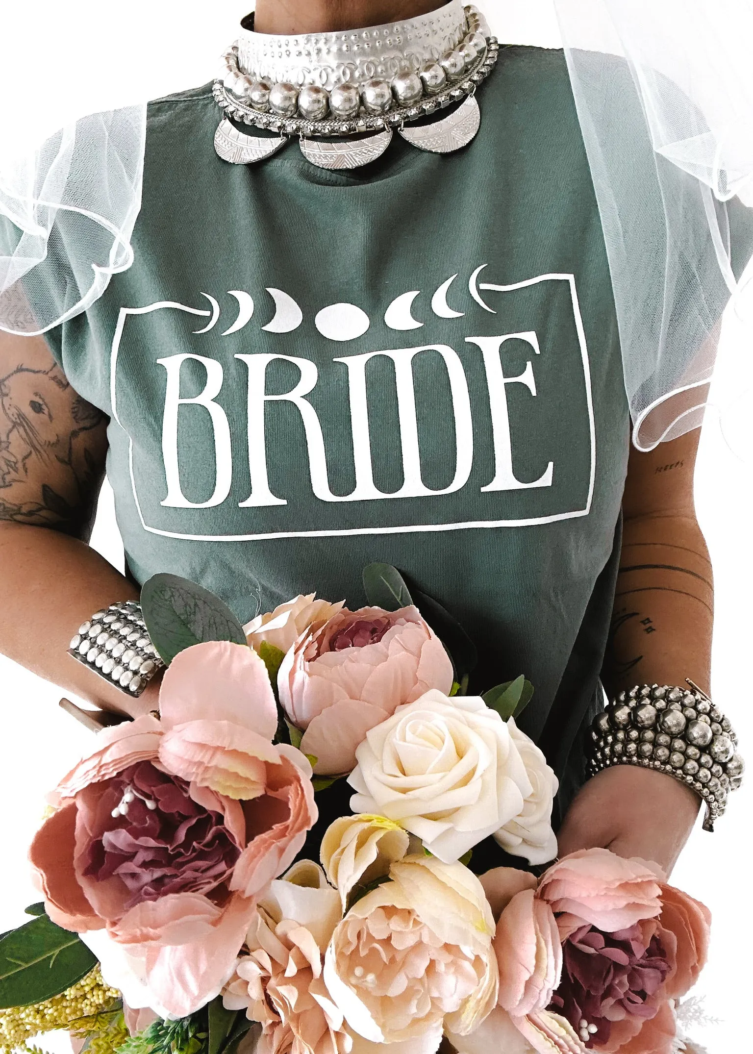 IN MY BRIDE PHASE SIDE SLIT TEE