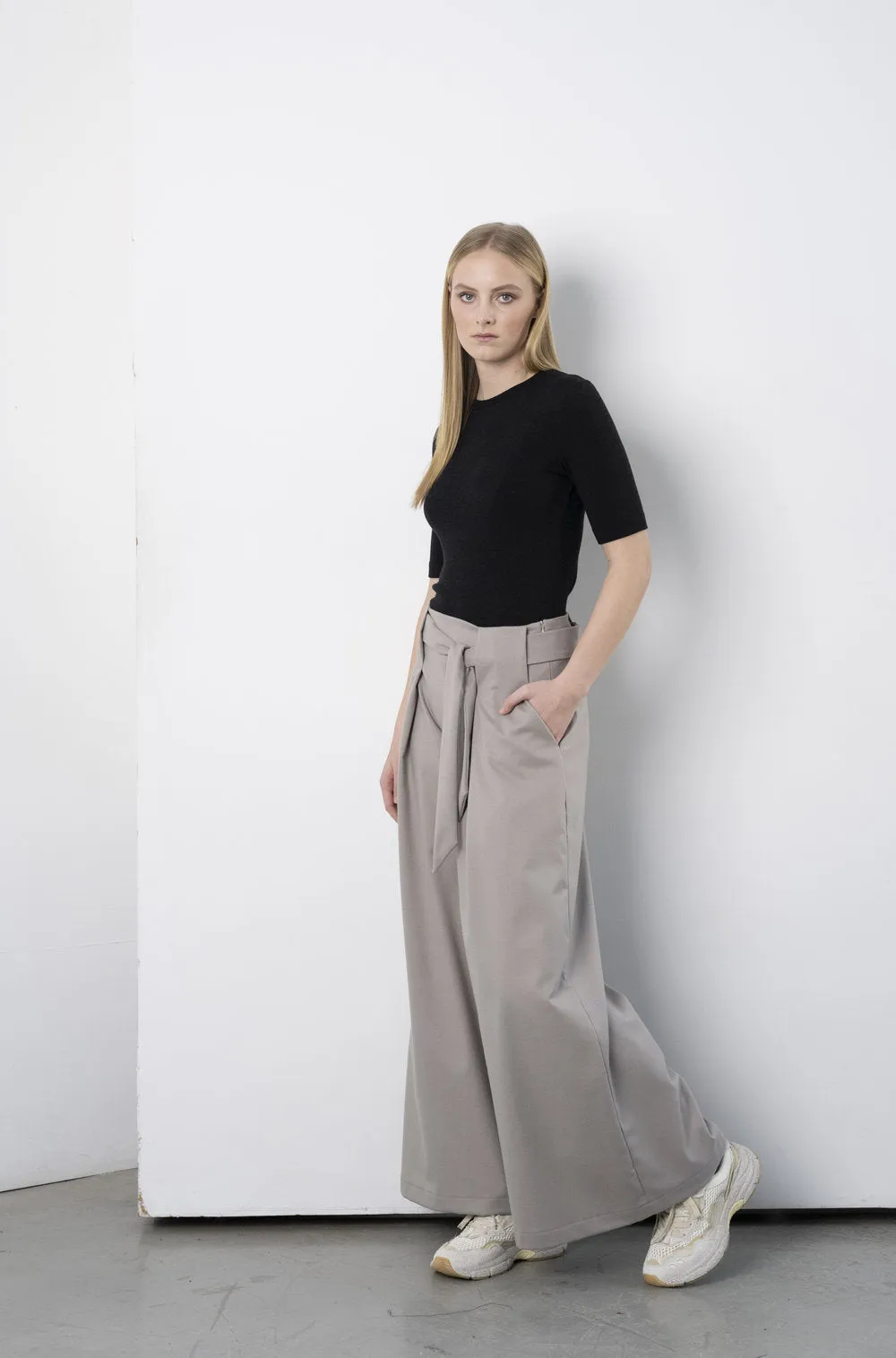 Nancy Flare Pant in Greystone