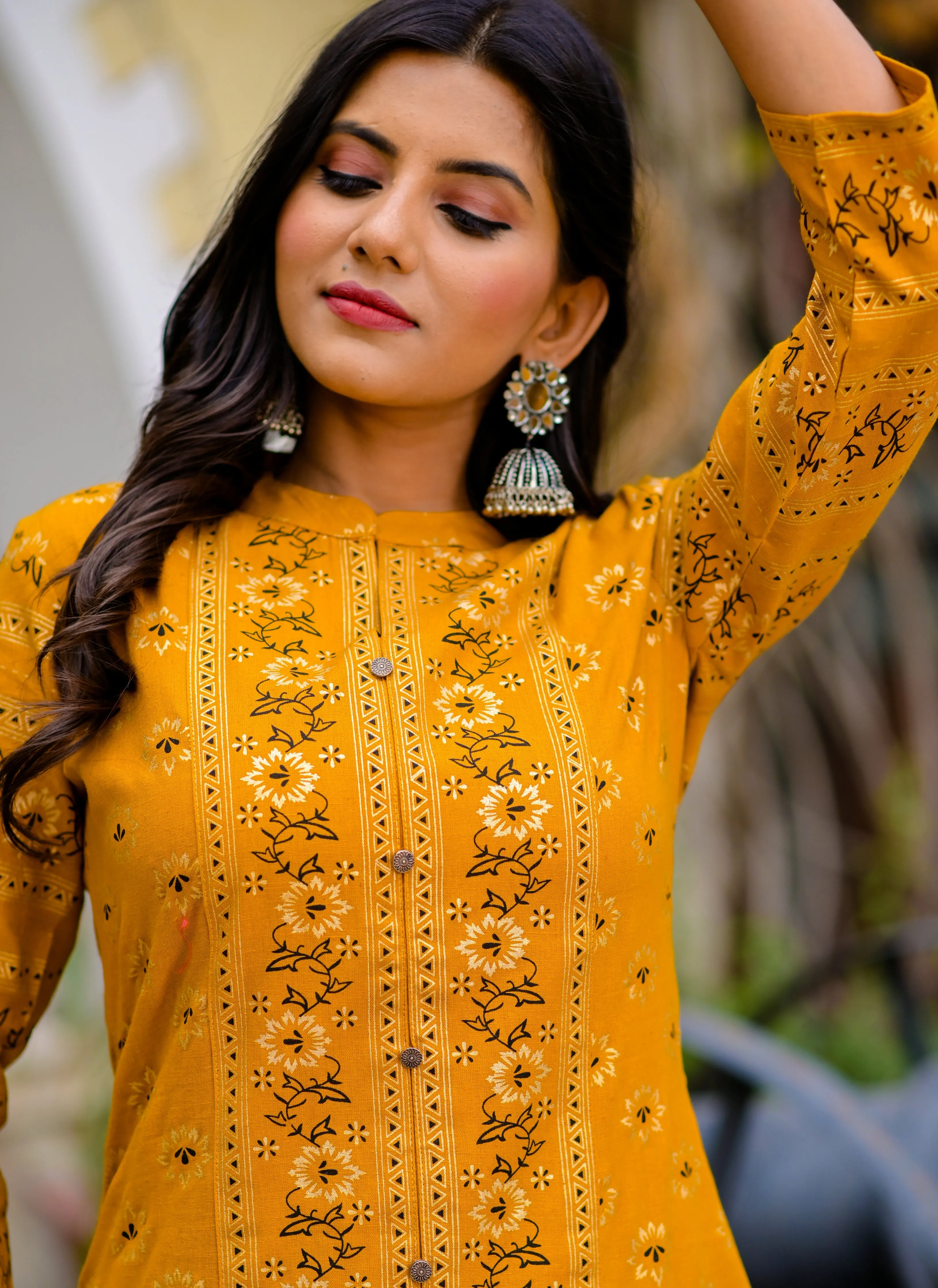 Women Mustard & Black Printed Kurta Set